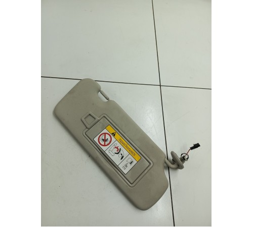 Козырёк солнцезащитный правый