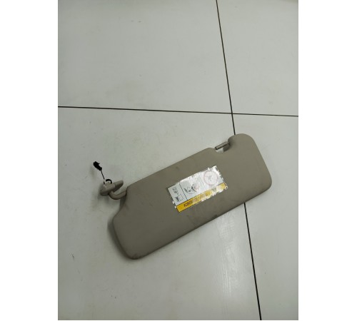 Козырёк солнцезащитный правый