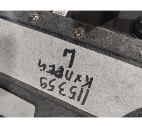 Обшивка багажника левая