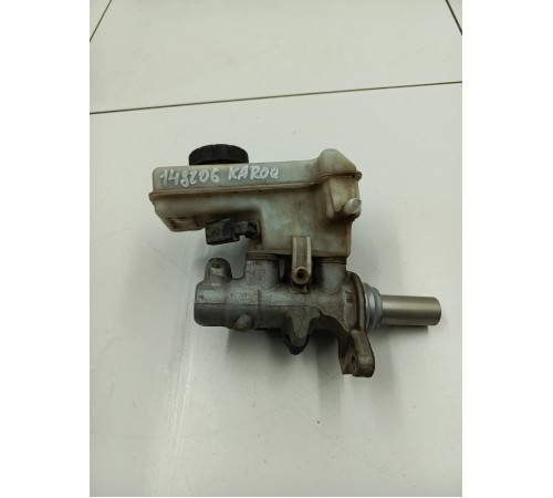 Главный тормозной цилиндр с бачком