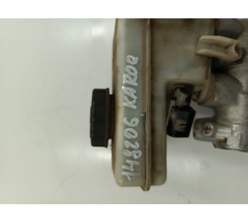 Главный тормозной цилиндр с бачком