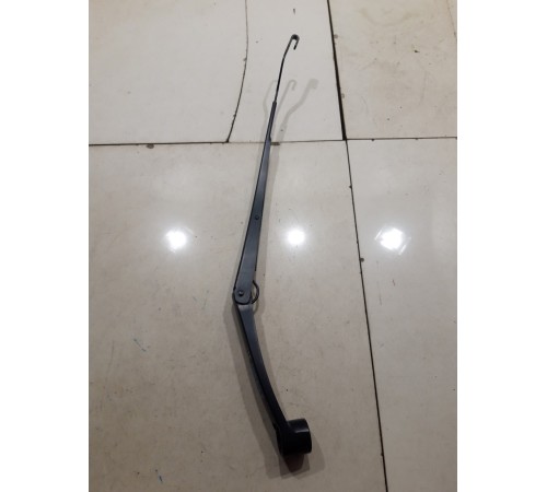 Поводок стеклоочистителя(правый)