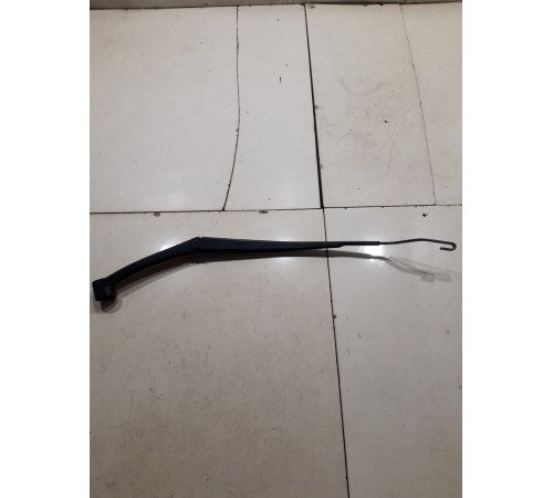 Поводок стеклоочистителя(правый)