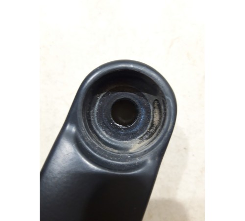 Поводок стеклоочистителя(правый)