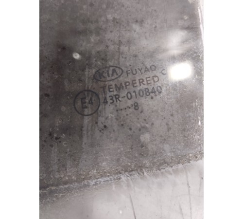 Стекло двери заднее левое