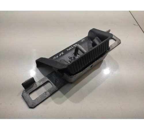 Ответная часть замка багажника