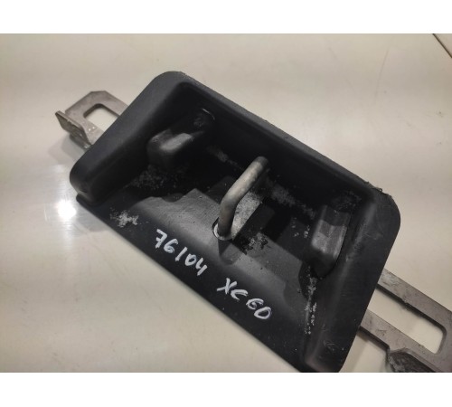 Ответная часть замка багажника