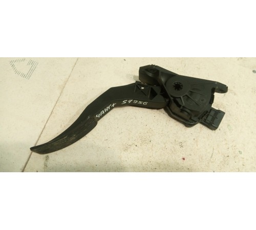 Педаль акселератора