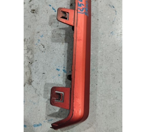 Молдинг бампера левый