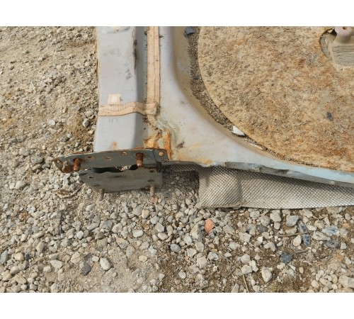 Ниша багажника (запасного колеса)