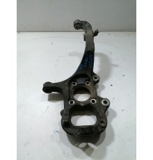 Кулак поворотный передний правый