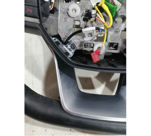 Рулевое колесо (руль) с многофунциональными кнопками