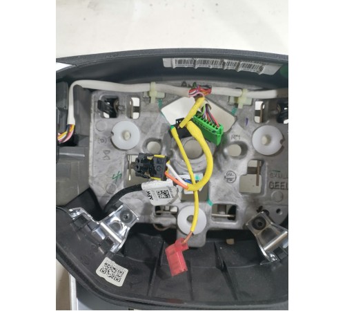 Рулевое колесо (руль) с многофунциональными кнопками