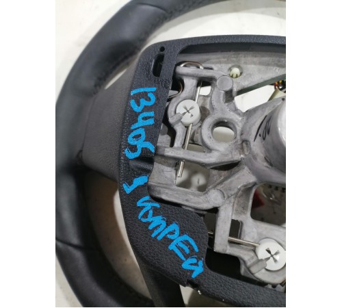 Рулевое колесо (руль) с многофунциональными кнопками