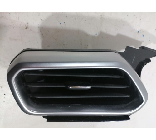 Воздушный дефлектор левый