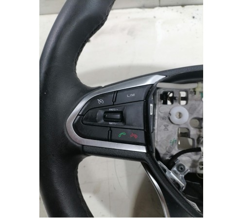 Рулевое колесо (руль) с многофунциональными кнопками