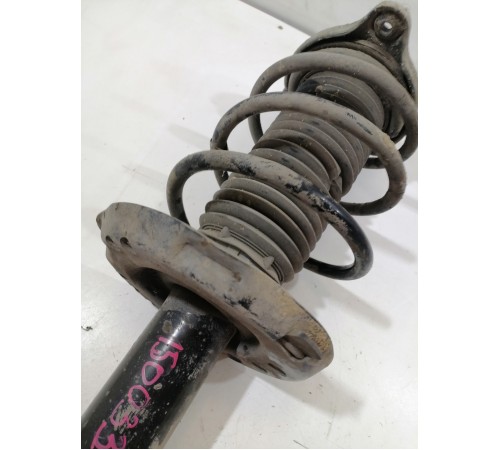 Амортизатор подвески передний правый в сборе