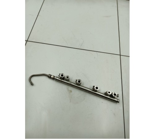 Топливная рампа рейка