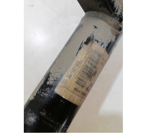 Амортизатор подвески передний правый в сборе