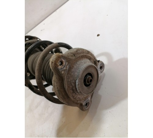 Амортизатор подвески передний правый в сборе