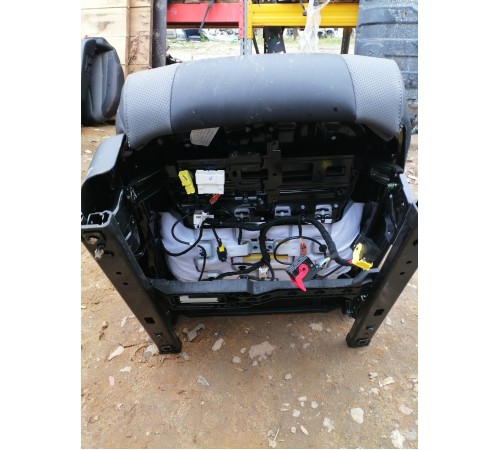 Сиденье переднее правое