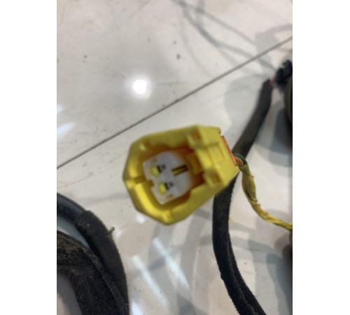 Электропроводка двери (передняя, левая)