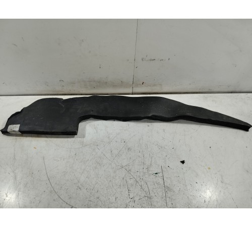 Уплотнитель крыла передний правый