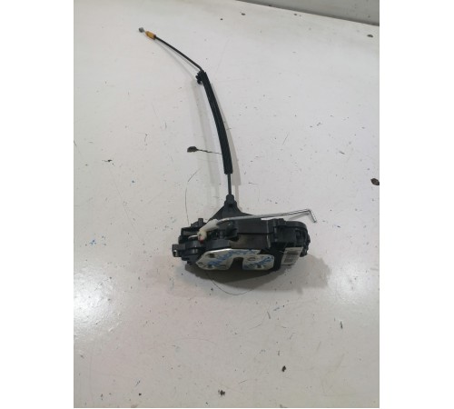  Замок двери передний левый