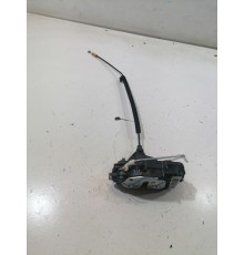  Замок двери передний левый