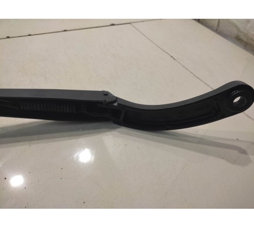 Поводок стеклоочистителя (правый)