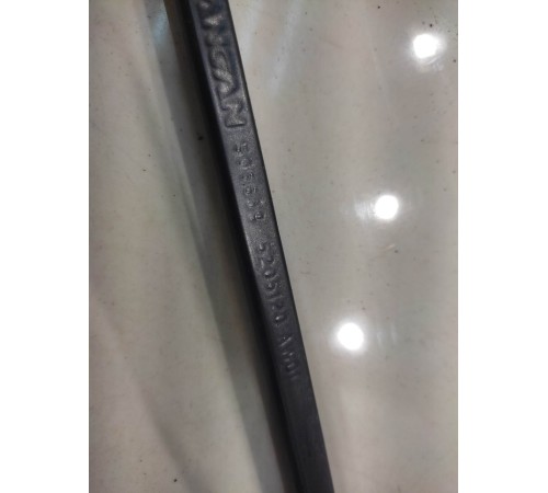 Поводок стеклоочистителя (правый)