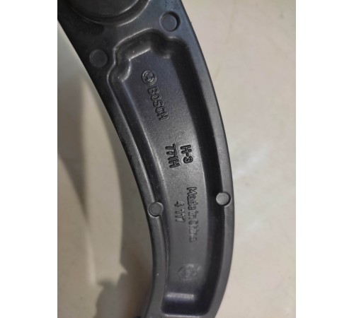 Поводок стеклоочистителя (правый)