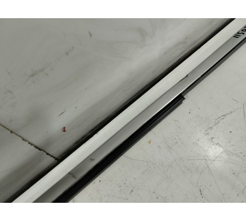 Уплотнитель стекла передний правый наружный