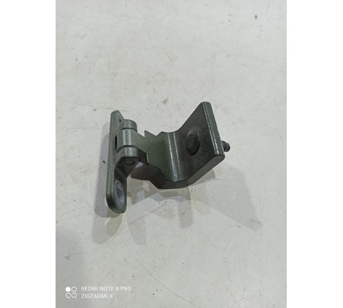 Петля крышки багажника(левая)