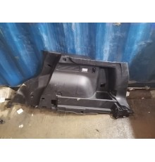Обшивка багажника правая