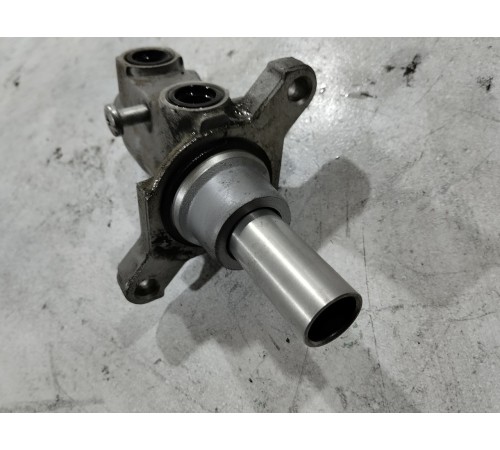 Главный тормозной цилиндр