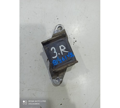 Кронштейн (задний, правый)