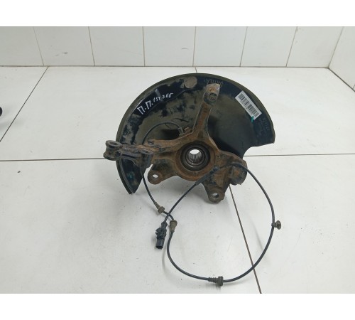 Кулак поворотный передний правый