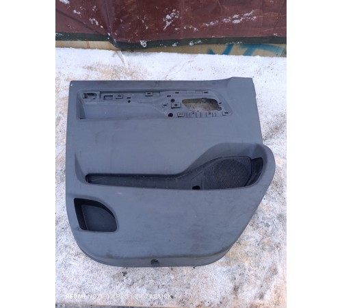 Обшивка двери передняя левая