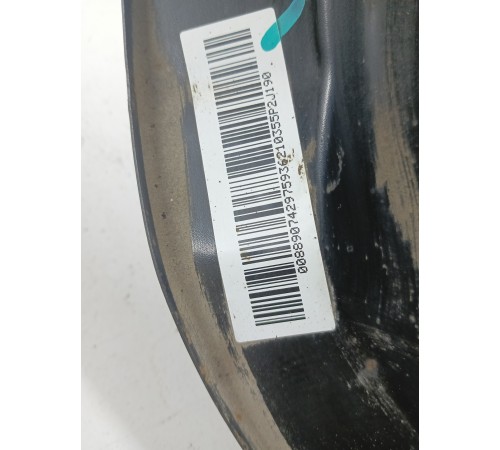 Кулак поворотный передний правый