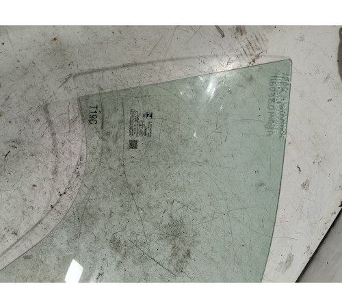 Стекло двери переднее правое