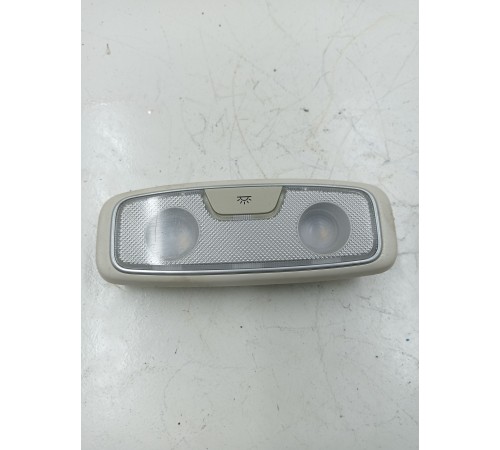 Плафон внутреннего освещения салона правый