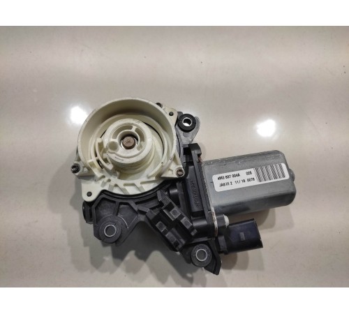 Механизм фиксации двери передний правый