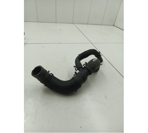 Патрубок системы охлаждения