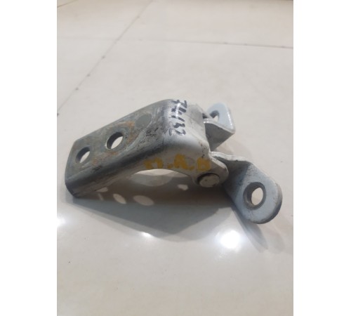 Петля двери (передняя, левая, верхняя)