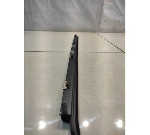 Уплотнитель стекла (передний, правый, внутренний)