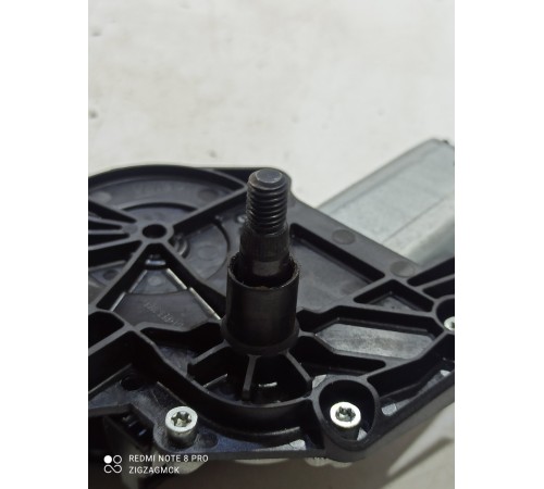 Моторчик стеклоочистителя (задний)