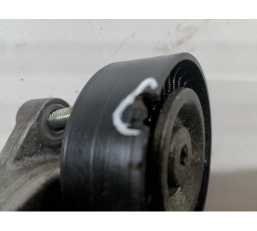 Натяжитель приводного  ремня