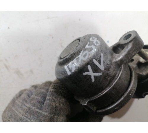 Натяжитель приводного  ремня