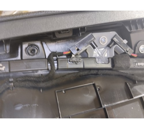 Обшивка двери передняя левая